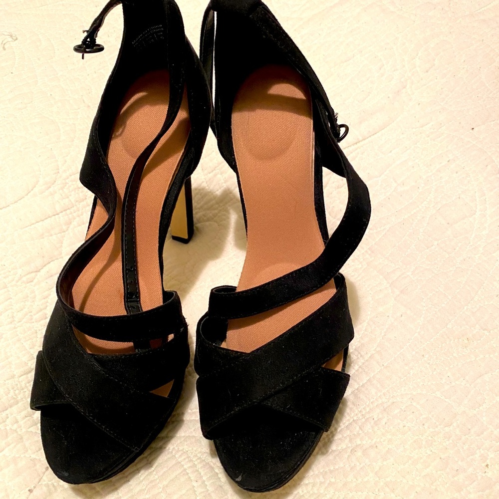 Call it spring heels size 8.5 black